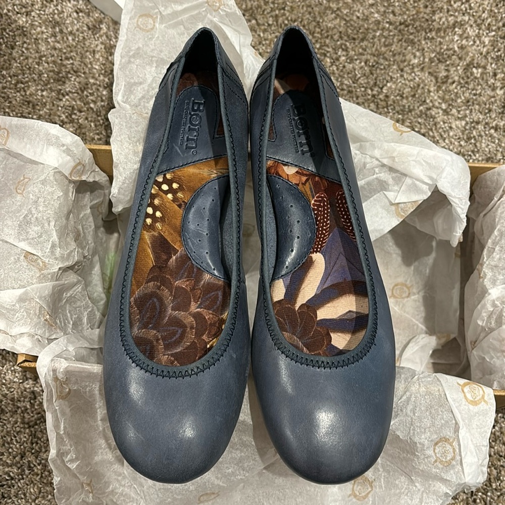 NIB Born blue flats, size 8.5